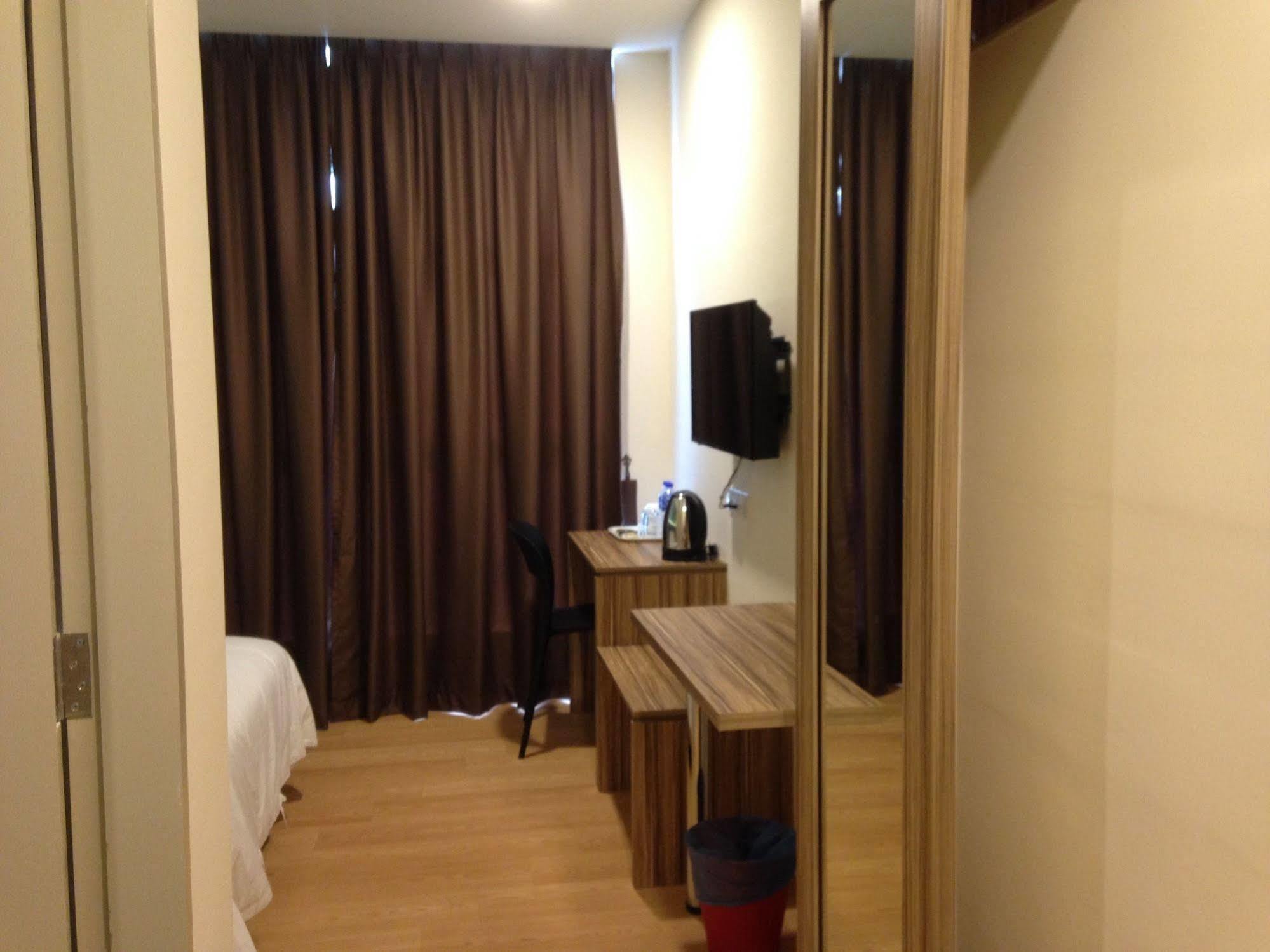 Tumike Hotel Бентонг Екстер'єр фото