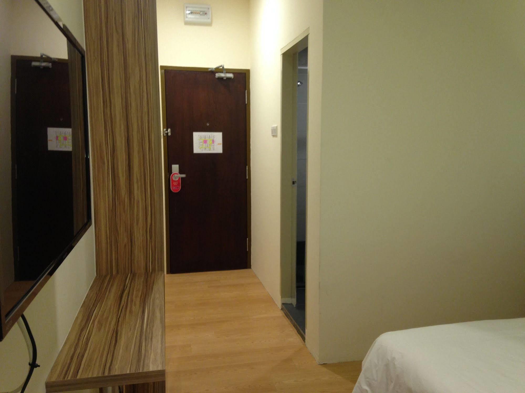 Tumike Hotel Бентонг Екстер'єр фото